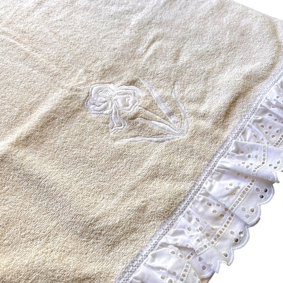 Vtg RA Briggs Embroidered Pastel Yellow Bath Towels Set of 2 Eyelet Trim USA - Picture 5 of 13